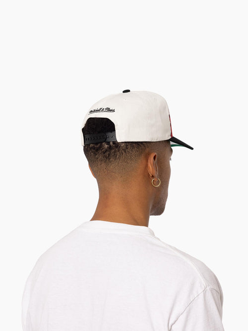 MNCG24207_WHTBLK00_6_nfdfe3_1745799361