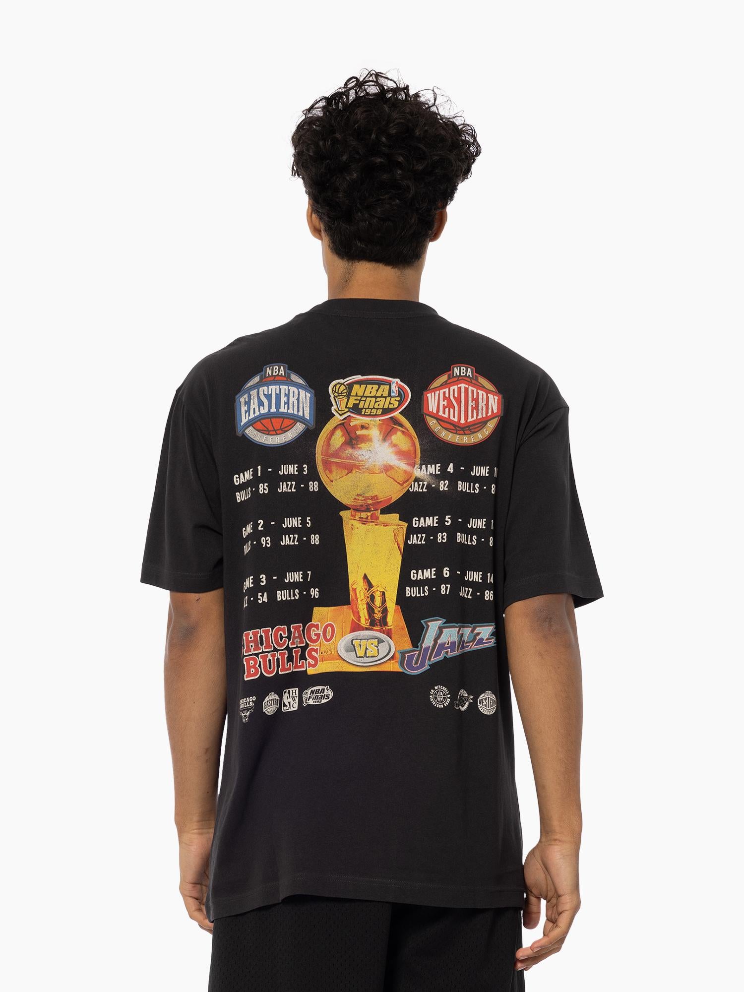1998 NBA FINALS Tシャツ 1998 Legendary NBA Finals Tee – Mitchell & Ness