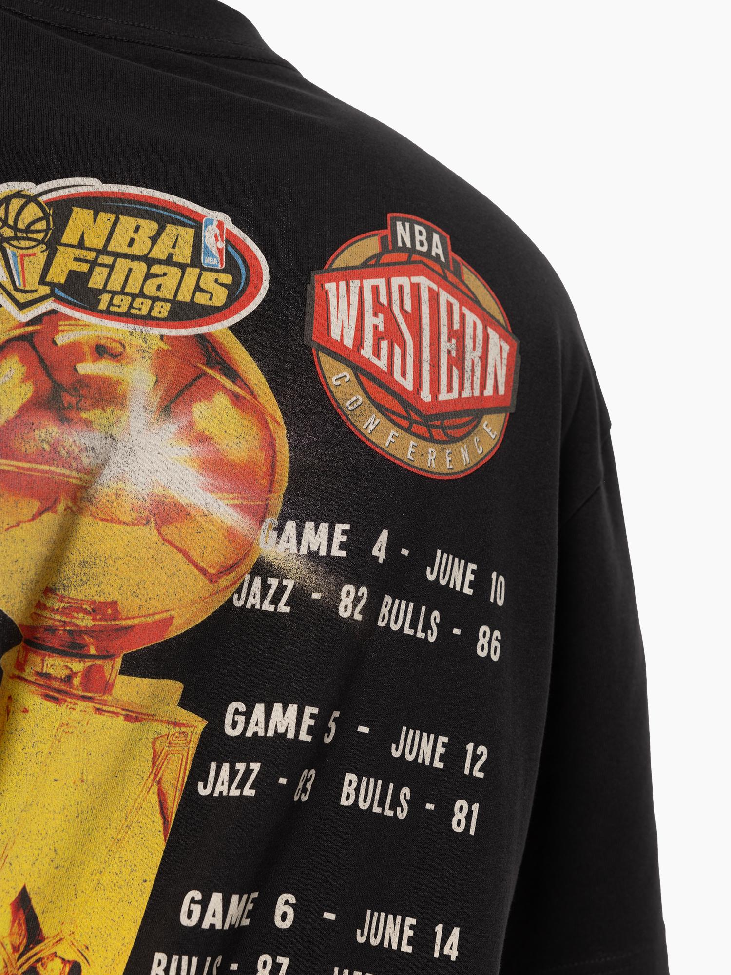 1998 NBA FINALS Tシャツ 1998 Legendary NBA Finals Tee – Mitchell & Ness