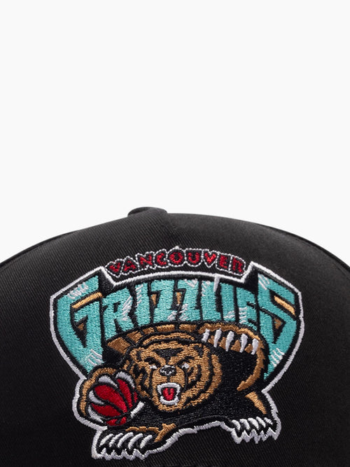 MNVG24140_BLK0000_6_omjxtv_1759721695